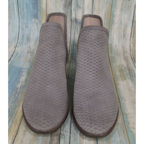 Lucky Brand Baley Ankle Boot Size 8.5 Gray Suede Perforated Fashion Booties - Picture 3 of 9
